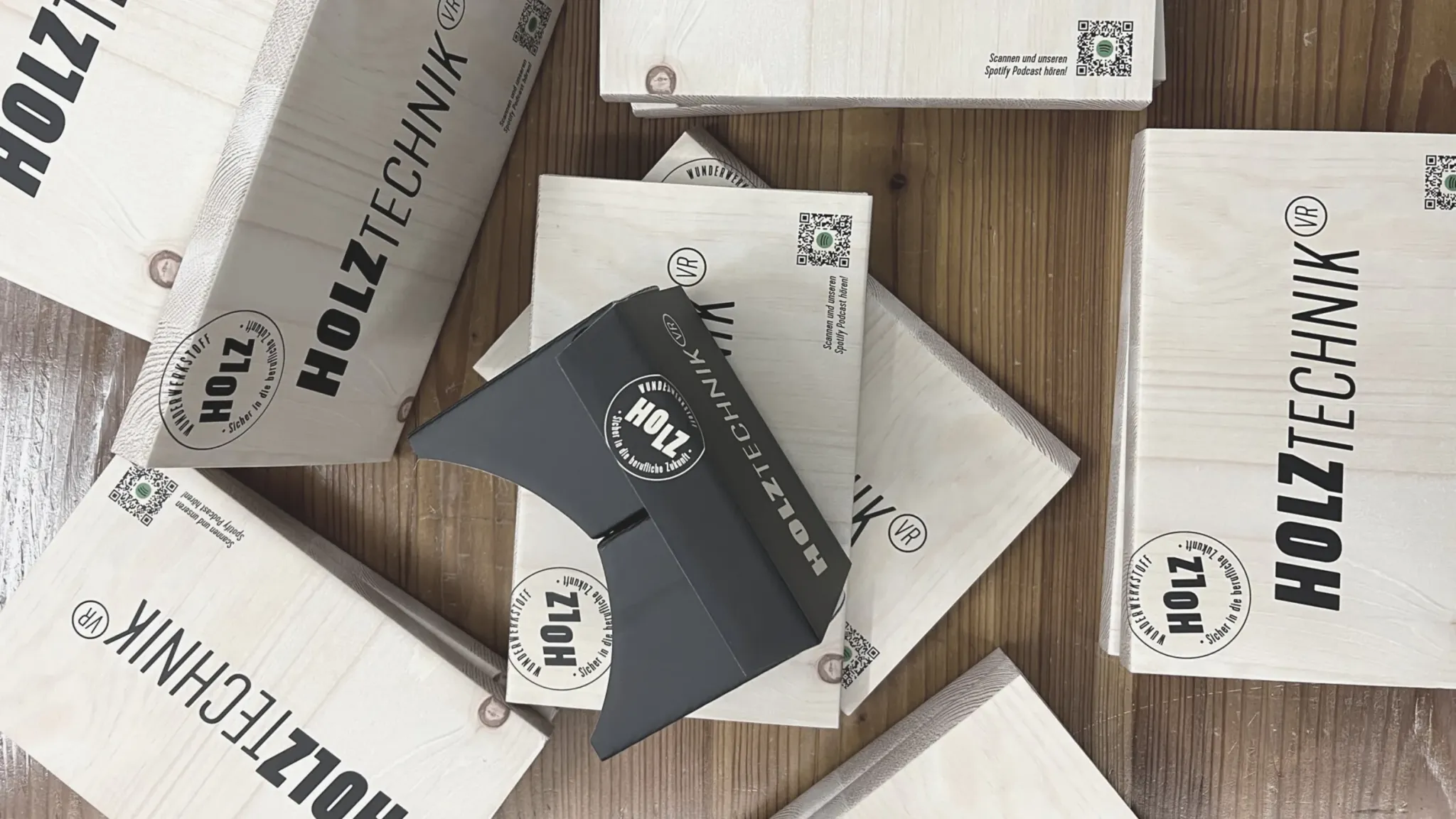 WKO Holzindustrie — gebrandete Cardboard-VR-Viewer für den Jobmessen-Einsatz