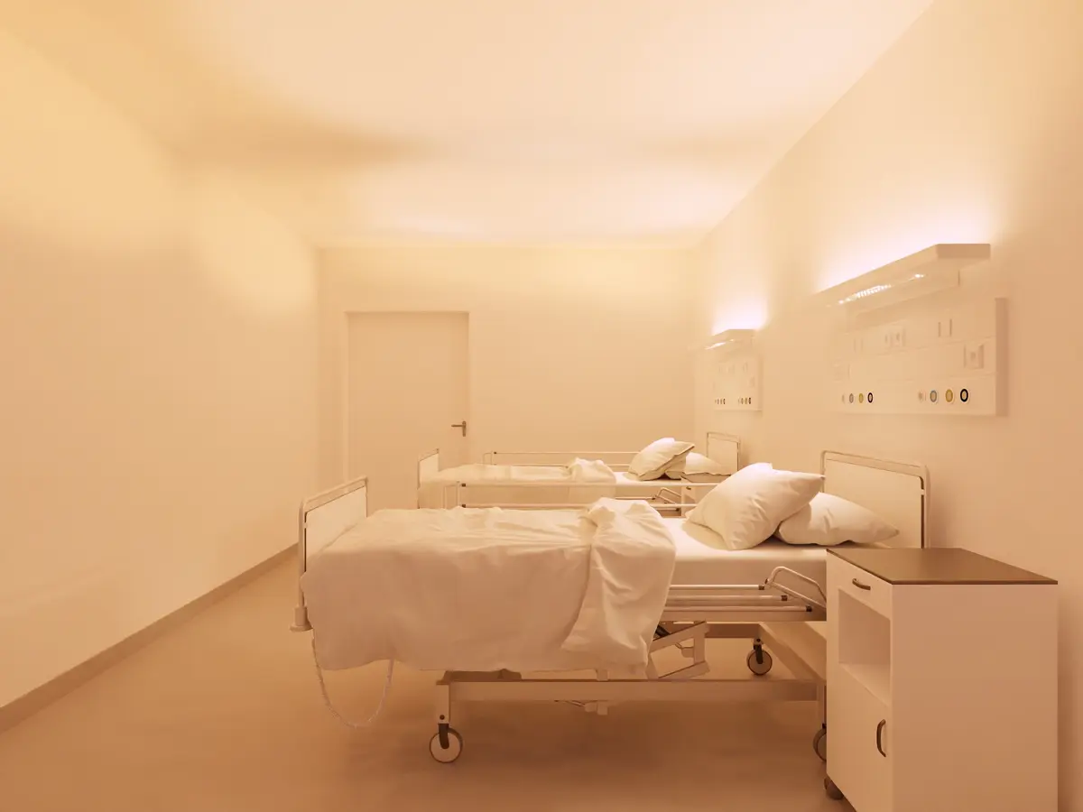 XAL Patientenzimmer — warmes Licht 2500K